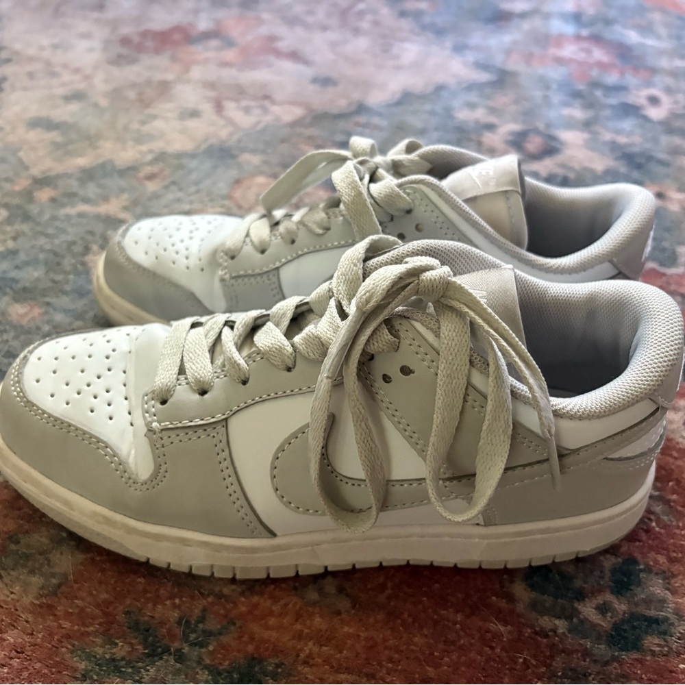 Nike Women's Sneakers - White and Gray